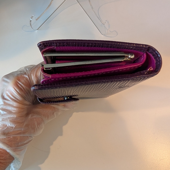 Authentic Louis Vuitton Cassis Epi Leather Kiss Lock Wallet - Picture 7 of 13
